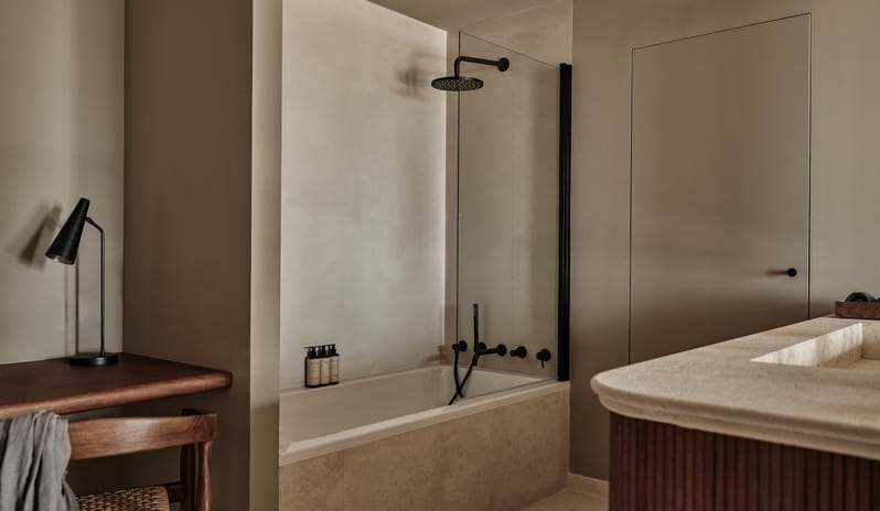 europe-holidays-spain-costa-del-sol-oku-andalusia-deluxe- suite-sea-view