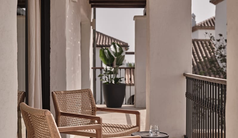 europe-holidays-spain-costa-del-sol-oku-andalusia-deluxe- suite-sea-view