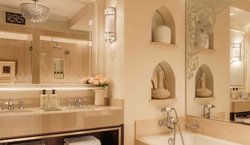 middle-east-holidays-dubai-one-only-royal-mirage-arabian- court-two-bedroom-executive-suite-bathroom