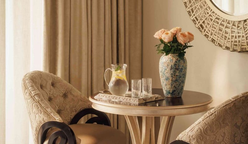 middle-east-holidays-dubai-one-only-royal-mirage-arabian- court-deluxe-room