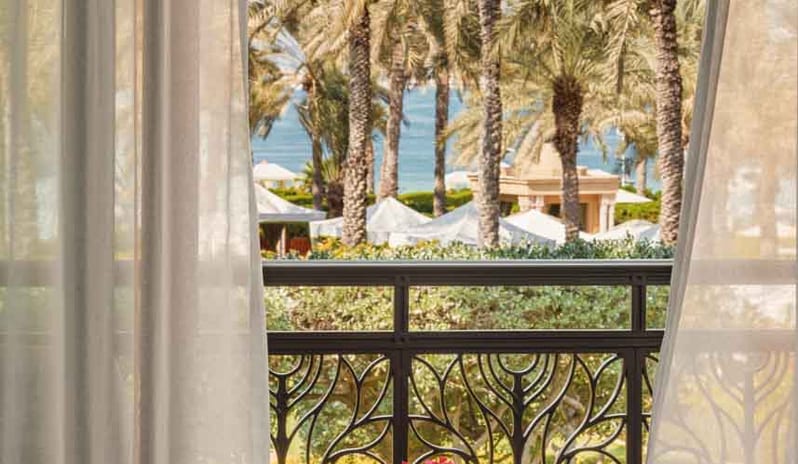 middle-east-holidays-dubai-one-only-royal-mirage-residence- prestige-room-terrace