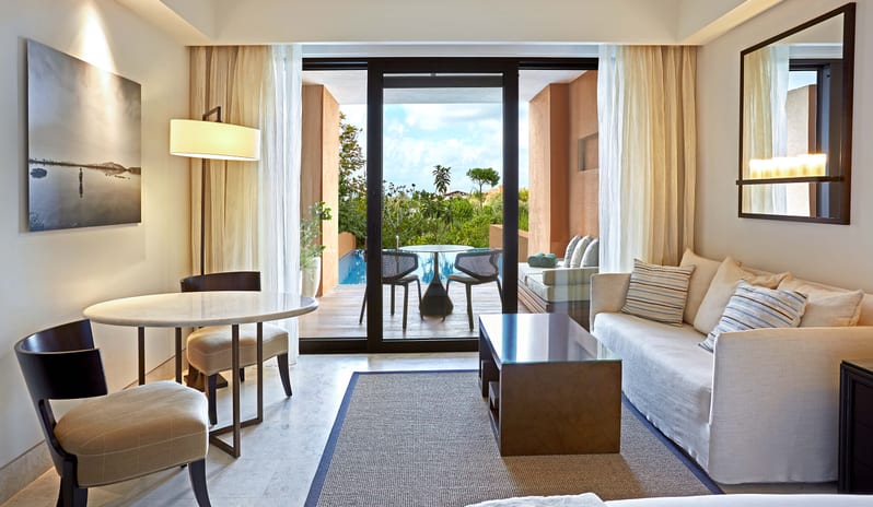 europe-holidays-greece-costa-navarino-the-romanos-a-luxury-collection-resort-costa-navarino-infinity-garden-view- room