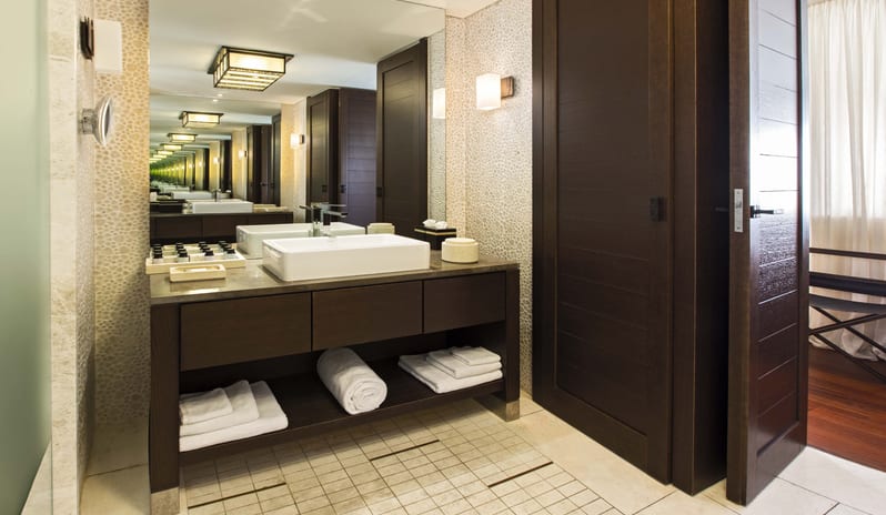 europe-holidays-greece-costa-navarino-the-romanos-a-luxury-collection-resort-costa-navarino-grand-suite-garden- view