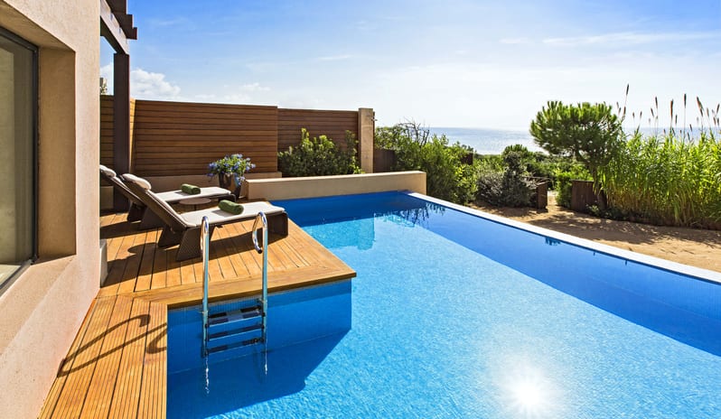 europe-holidays-greece-costa-navarino-the-romanos-a-luxury-collection-resort-costa-navarino-premium-grand-infinity-suite-beach-front