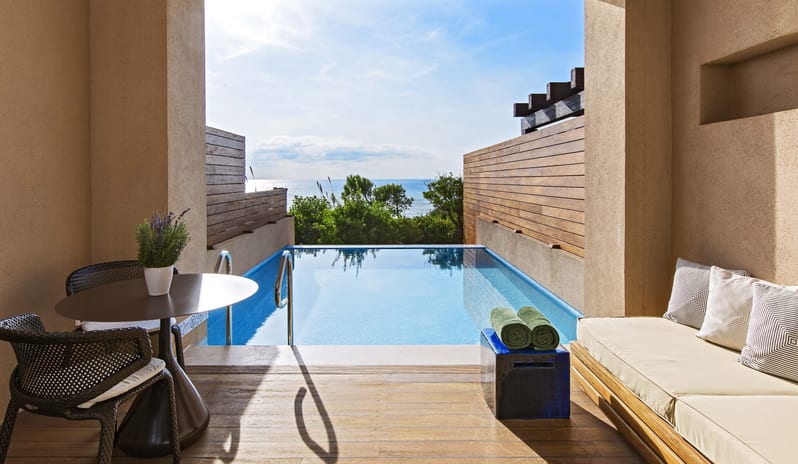 europe-holidays-greece-costa-navarino-the-romanos-a-luxury-collection-resort-costa-navarino-premium-infinity-sea- view-room