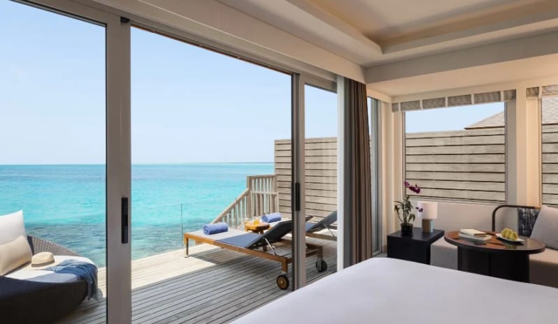 indian-ocean-holidays-maldives-avani-fares-maldives-resort-overwater-villa