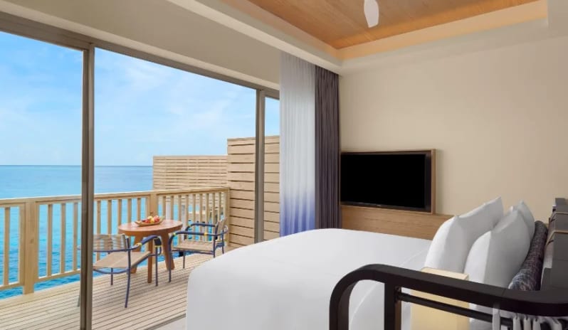 indian-ocean-holidays-maldives-avani-fares-maldives-resort-three-bedroom-sunset-overwater-pool-residence-bedroom