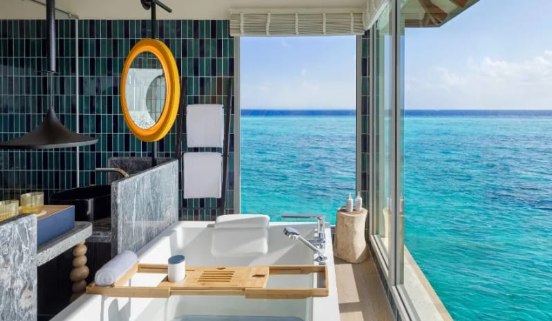 indian-ocean-holidays-maldives-avani-fares-maldives-resort-three-bedroom-sunset-overwater-pool-residence-bathroom