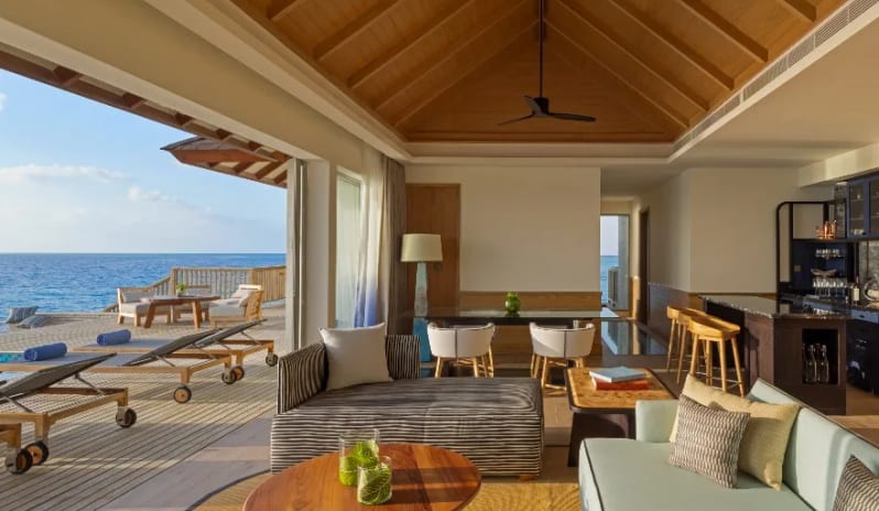 indian-ocean-holidays-maldives-avani-fares-maldives-resort-three-bedroom-sunset-overwater-pool-residence-living-room