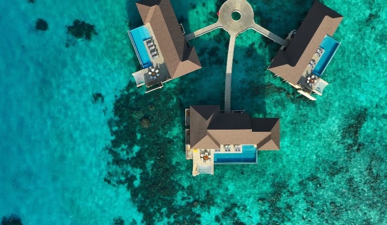 indian-ocean-holidays-maldives-avani-fares-maldives-resort-three-bedroom-sunset-overwater-pool-residence-aerial-topdown-view