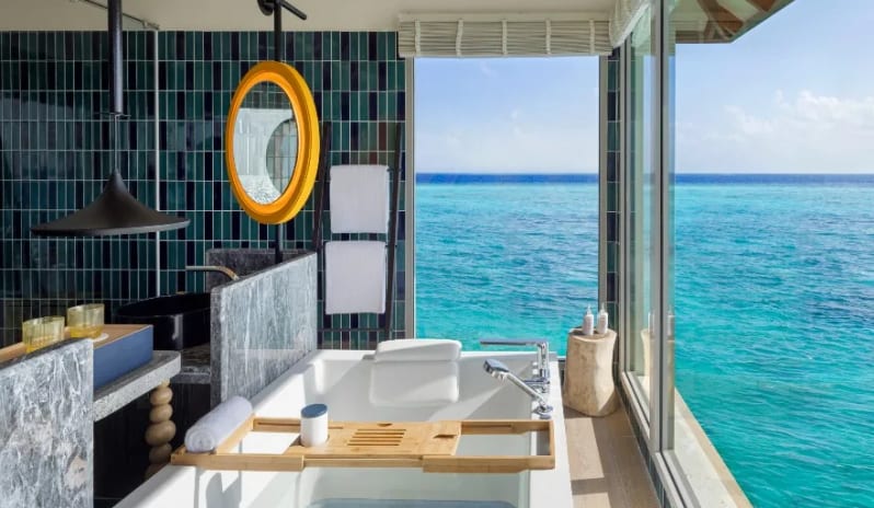 indian-ocean-holidays-maldives-avani-fares-maldives-resort-two-bedroom-overwater-pool-residence-master-bathroom