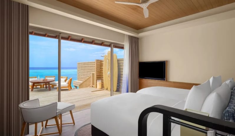 indian-ocean-holidays-maldives-avani-fares-maldives-resort-two-bedroom-overwater-pool-residence-bedroom