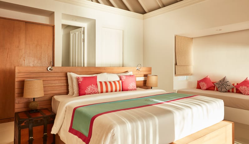 indian-ocean-holidays-maldives-sun-siyam-iru-veli-beach- residence-with-pool-(two-storey)