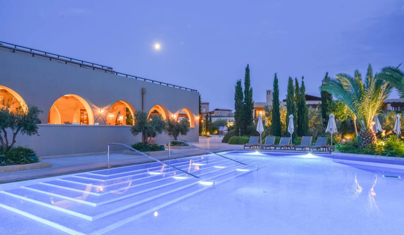 europe-holidays/greece/costa-navarino/the-romanos-a-luxury-collection-resort-costa-navarino-armyra-by-papaioannou