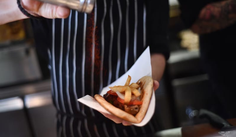 europe-holidays/greece/costa-navarino/the-romanos-a-luxury-collection-resort-costa-navarino-souvlakerie