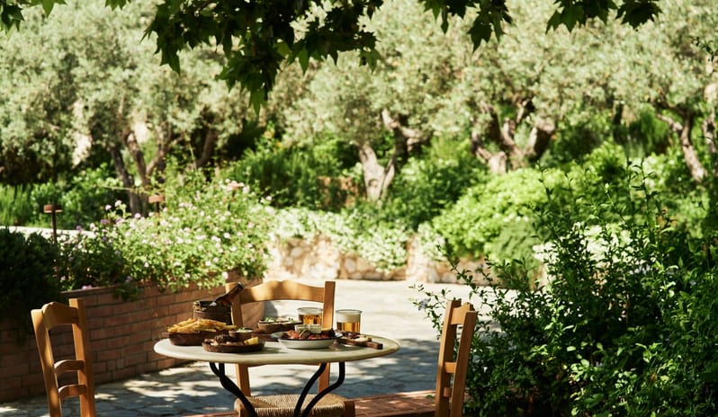 europe-holidays-greece-costa-navarino-the-westin-resort-costa-navarino-hotel-souvlakerie