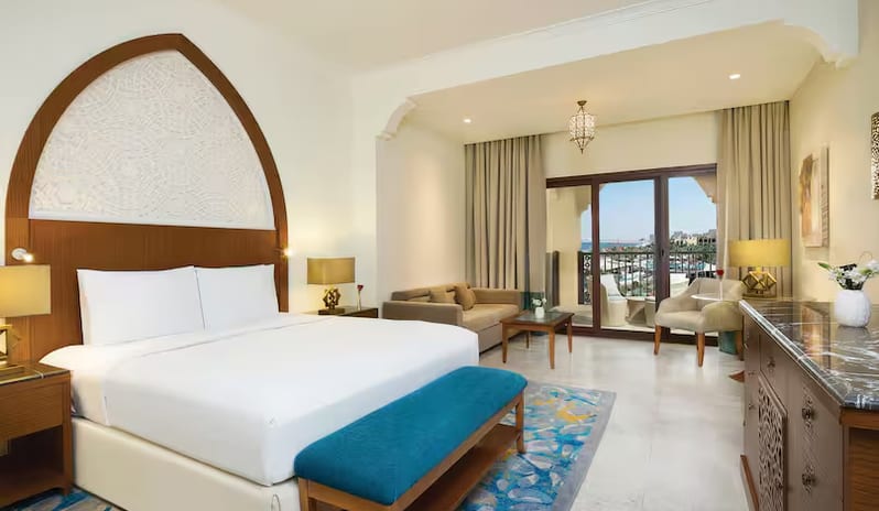 middle-east-holidays-ras-al-khaimah-doubletree-by-hilton-resort-spa-marjan-island-hotel-deluxe-room-garden-access-garden-view