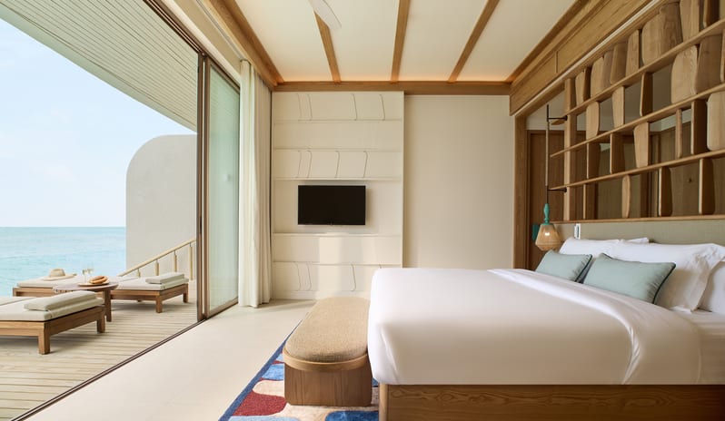 indian-ocean-holidays-maldives-centara-grand-lagoon-maldives-one-bedroom-overwater-villa-with-jacuzzi