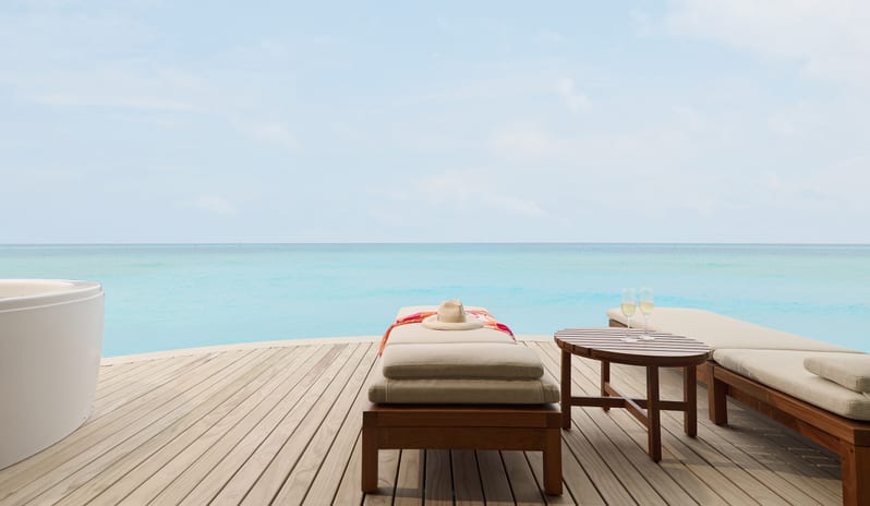 indian-ocean-holidays-maldives-centara-grand-lagoon-maldives-one-bedroom-overwater-villa-with-jacuzzi