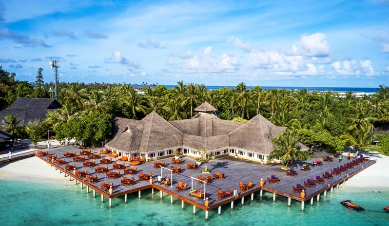 indian-ocean-holidays-maldives-sun-siyam-olhuveli-sunset- restaurant