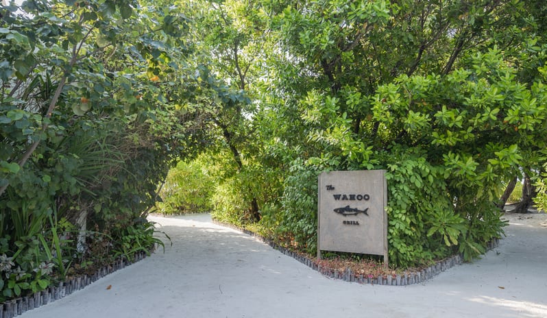 indian-ocean-holidays-maldives-siyam-world-maldives-the- wahoo-grill