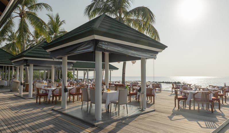 indian-ocean-holidays-maldives-siyam-world-maldives-the- wahoo-grill