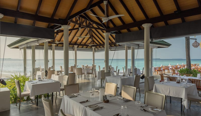 indian-ocean-holidays-maldives-siyam-world-maldives-the- wahoo-grill