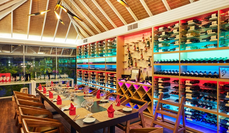 indian-ocean-holidays-maldives-sun-siyam-vilu-reef-maldives-wine-cellar
