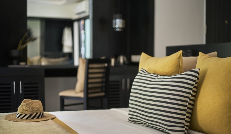 indian-ocean-holidays-sri-lanka-sun-siyam-pasikudah-ocean- pavilion-bedroom-1