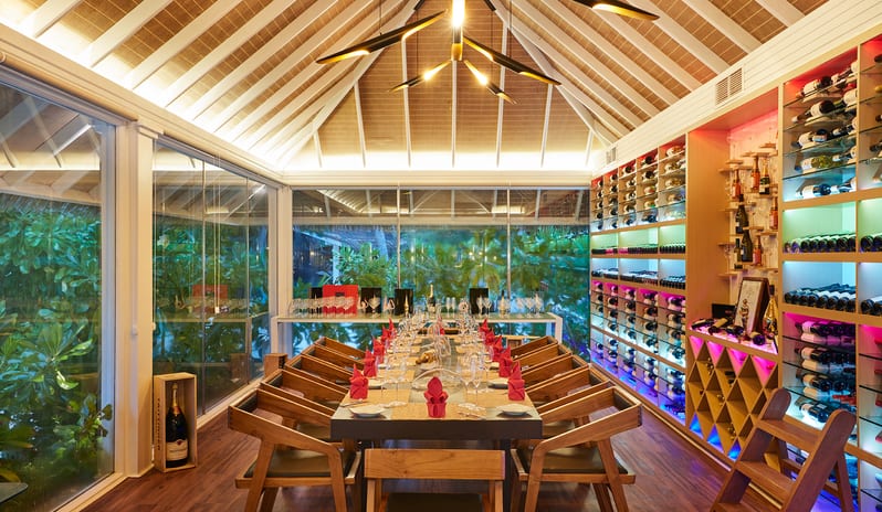 indian-ocean-holidays-maldives-sun-siyam-vilu-reef-maldives-wine-cellar