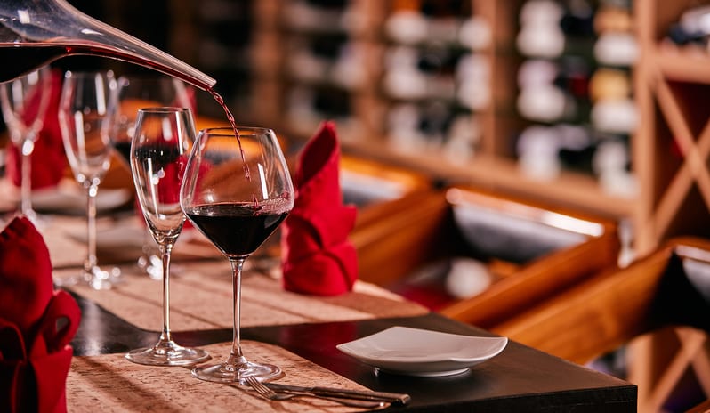 indian-ocean-holidays-maldives-sun-siyam-vilu-reef-maldives-wine-cellar