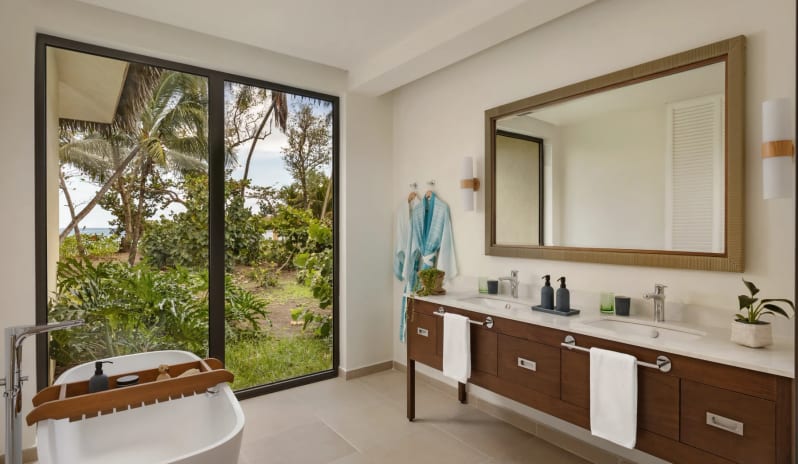 caribbean-holidays-grenada-six-senses-la-sagesse-grenada-oceanfront-pool-villa-bathrooom