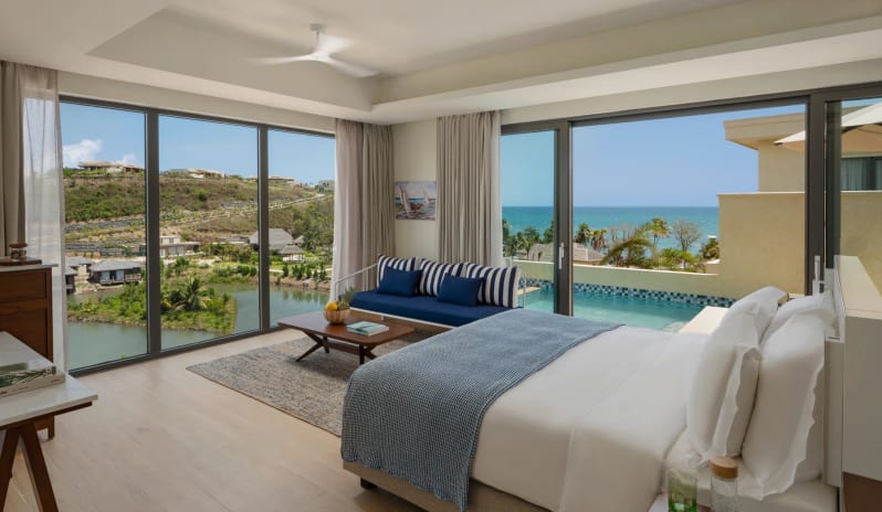 ocean-view-pool-suite-bedroom
