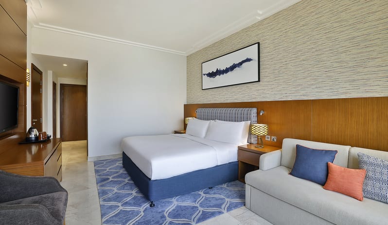 middle-east-holidays-ras-al-khaimah-doubletree-by-hilton-resort-spa-marjan-island-hotel-guest-room-with-pool-view