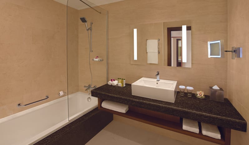 middle-east-holidays-ras-al-khaimah-doubletree-by-hilton-resort-spa-marjan-island-hotel-deluxe-room