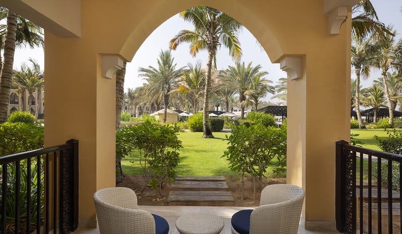 middle-east-holidays-ras-al-khaimah-doubletree-by-hilton-resort-spa-marjan-island-hotel-deluxe-room