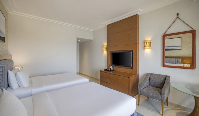 middle-east-holidays-ras-al-khaimah-doubletree-by-hilton-resort-spa-marjan-island-hotel-guest-room-with-pool-view