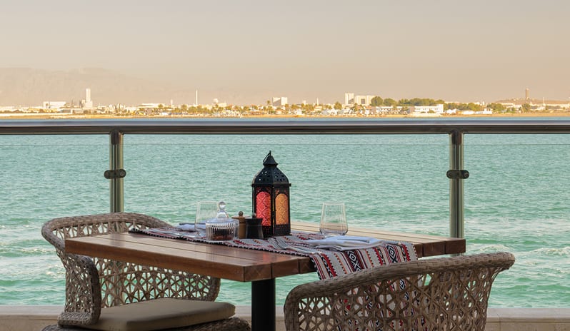 middle-east-holidays-ras-al-khaimah-doubletree-by-hilton-resort-spa-marjan-island-hotel-meze