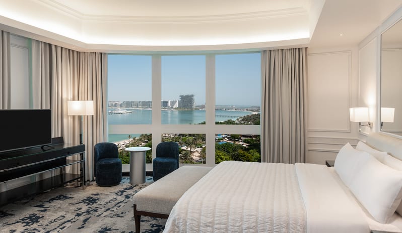 middle-east-holidays-dubai-le-meridien-mina-seyahi-beach-resort-waterpark-hotel-club-superior-room
