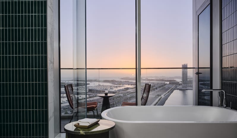 middle-east-holidays-dubai-w-dubai-mina-seyahi-spectacular-corner-room