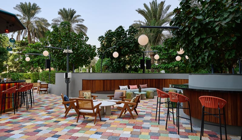 middle-east-holidays-dubai-w-dubai-mina-seyahi-farrago-bar-and-lounge