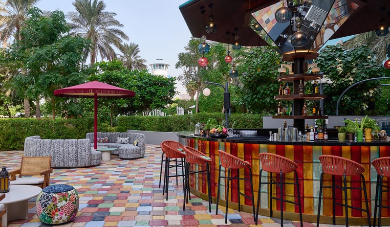 middle-east-holidays-dubai-w-dubai-mina-seyahi-farrago-bar-and-lounge