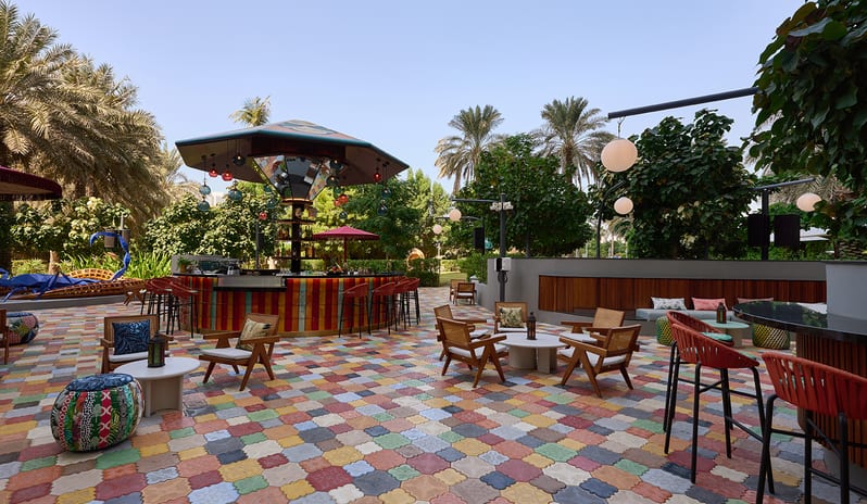 middle-east-holidays-dubai-w-dubai-mina-seyahi-farrago-bar-and-lounge