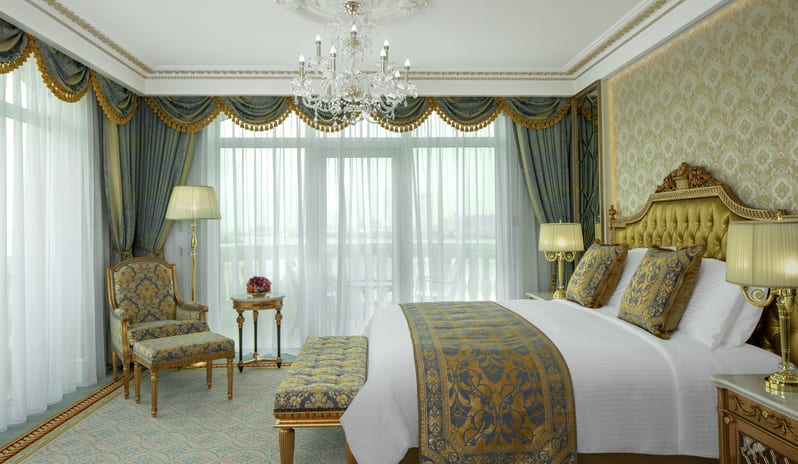 middle-east-holidays-dubai-raffles-the-palm-dubai-signature- suite-palm