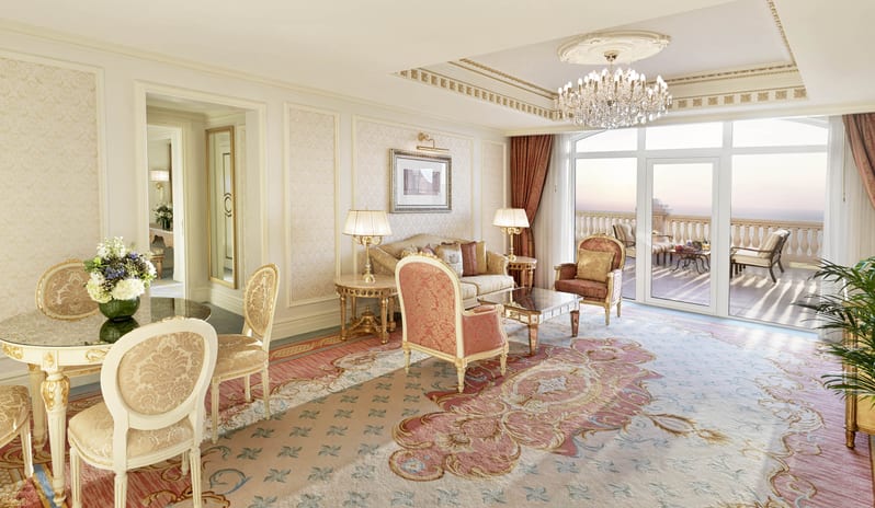 middle-east-holidays-dubai-raffles-the-palm-dubai-premier- jacuzzi-suite-one-bedroom-palm