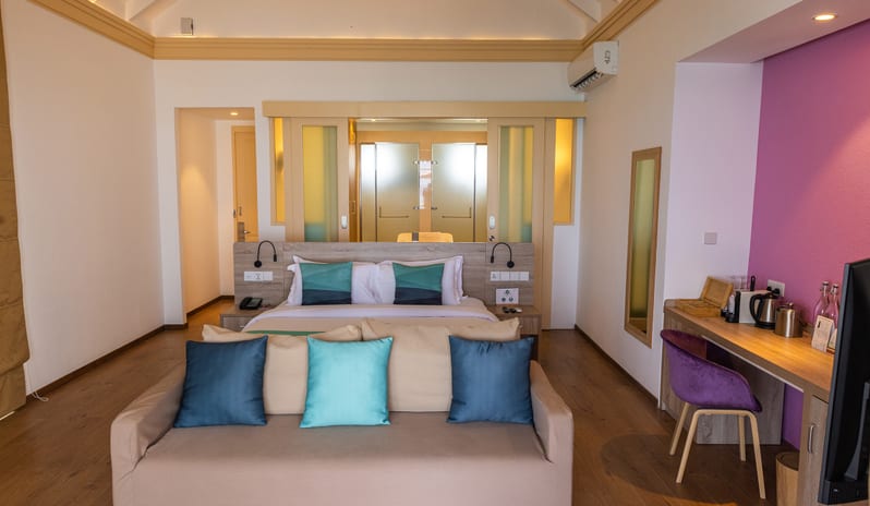 indian-ocean-holidays-maldives-siyam-world-maldives-lagoon-villa-with-pool-and-slide