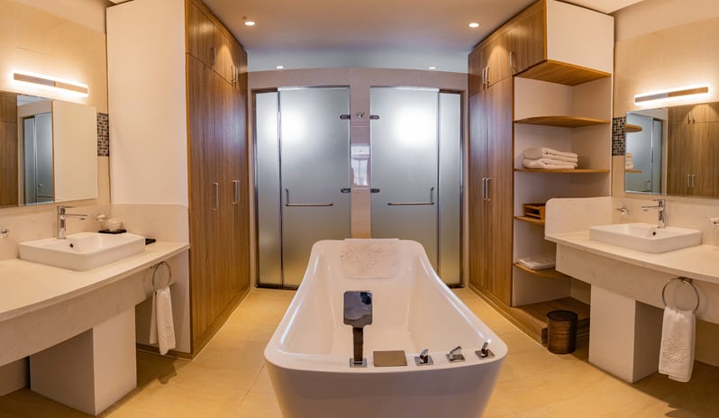 indian-ocean-holidays-maldives-siyam-world-maldives-lagoon-villa-with-pool-and-slide