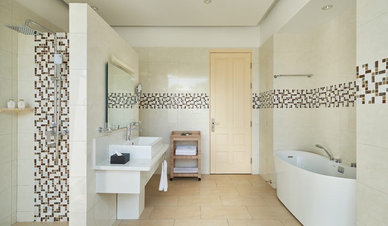 indian-ocean-holidays-maldives-siyam-world-maldives-beach- suite-with-pool-bathroom