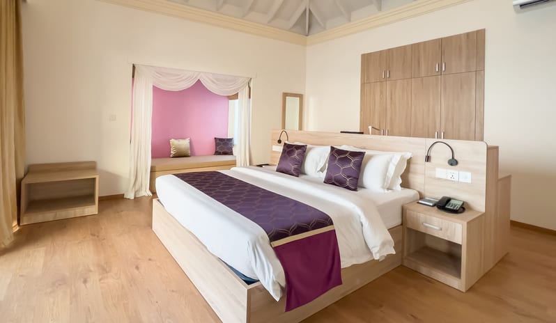 indian-ocean-holidays-maldives-siyam-world-maldives-ocean- villa-with-pool-and-slide-bedroom