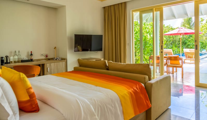 indian-ocean-holidays-maldives-siyam-world-maldives-pool -beach-villa